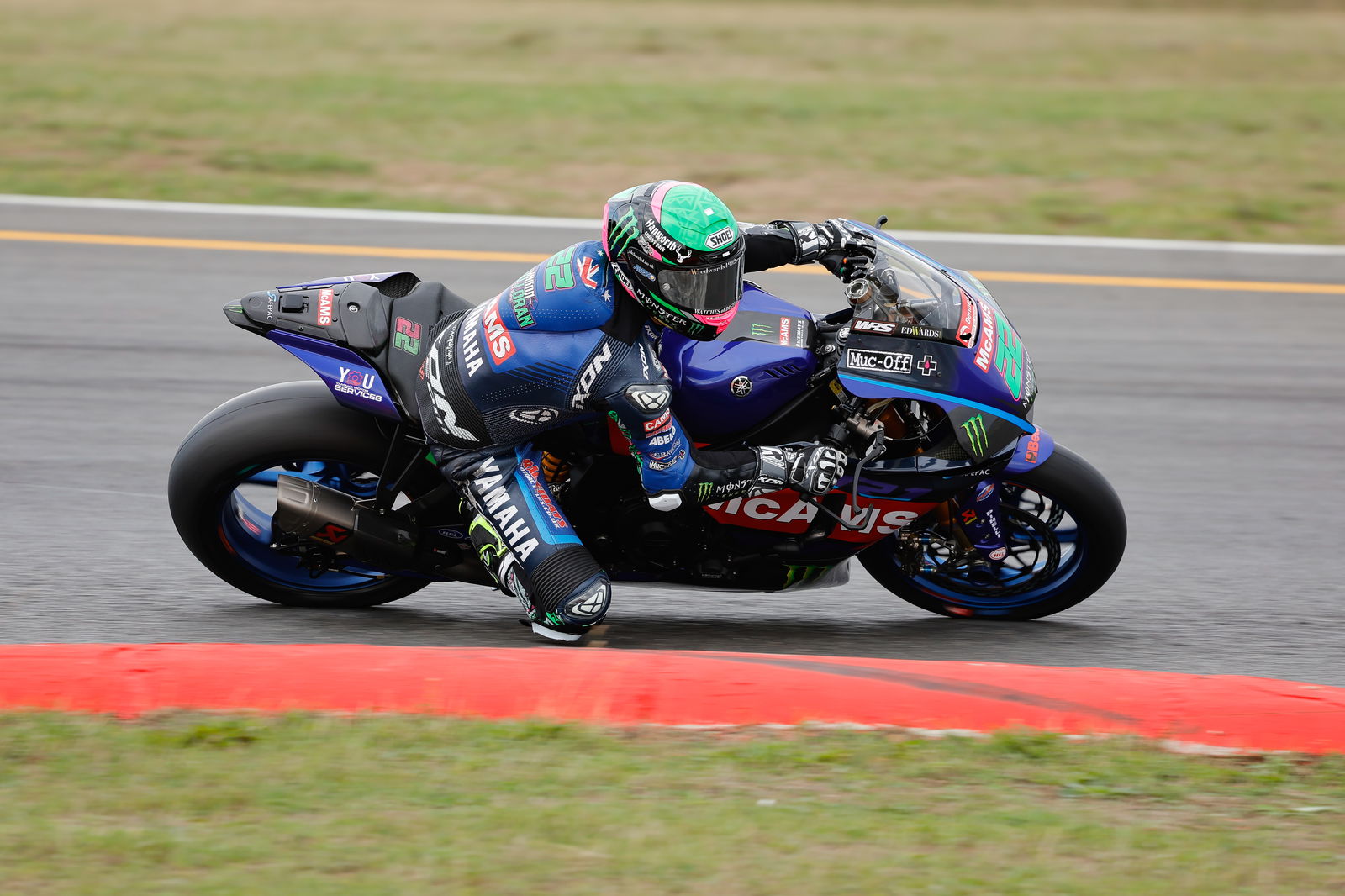 Yamaha: Insiden yang melibatkan O'Halloran 'menghancurkan', musim berakhir untuk Mackenzie